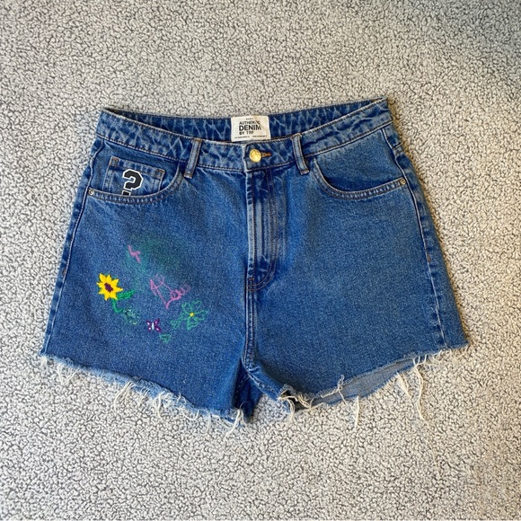 Zara TRF High Waisted Cut Off Shorts 8 Custom Graphic Floral IDK HMU Frayed Boho - Picture 2 of 10